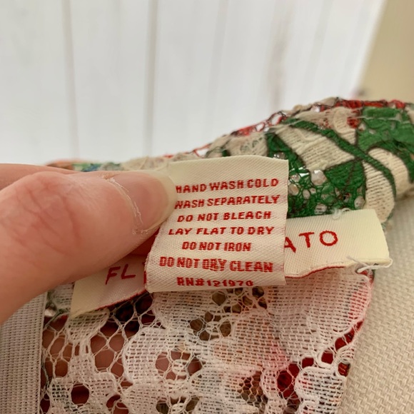 Flying Tomato Lace Floral Blouse - Picture 5 of 6